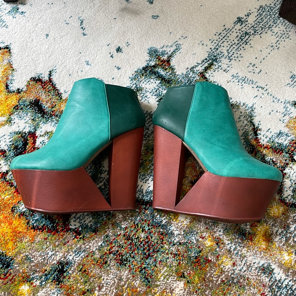 Ultra high heel cutout wedge heels teal green sz 9